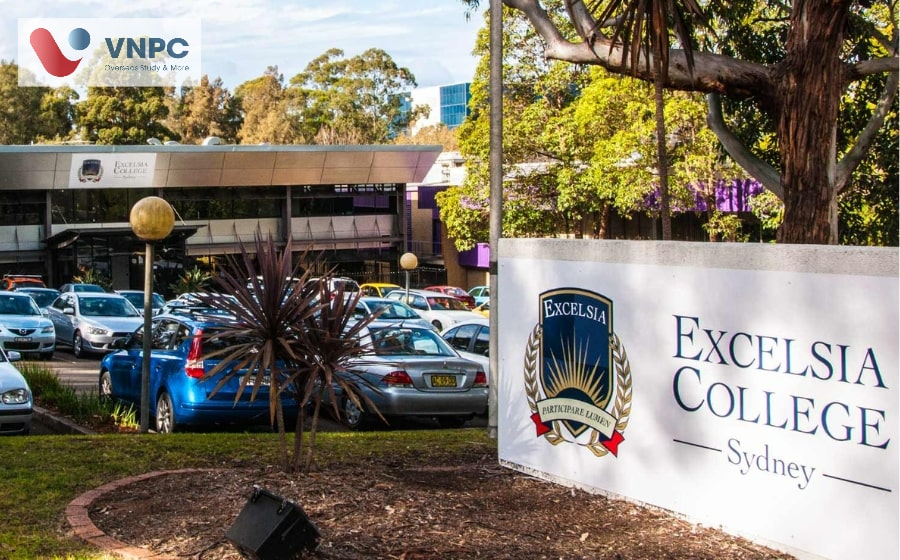 Excelsia University College